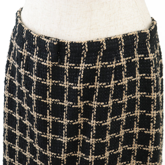 CHANEL skirt [Outer material] 55% silk, 36% cotton [Lining] 100% silk Black camel Women 42 Used Authentic