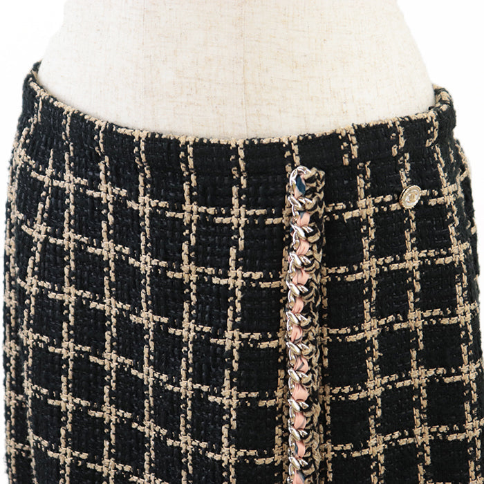CHANEL skirt [Outer material] 55% silk, 36% cotton [Lining] 100% silk Black camel Women 42 Used Authentic