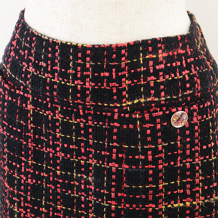 CHANEL skirt [Outer material] 43% cotton, 22% wool [Lining] 100% silk Black Red Mustard Women 36 Used Authentic