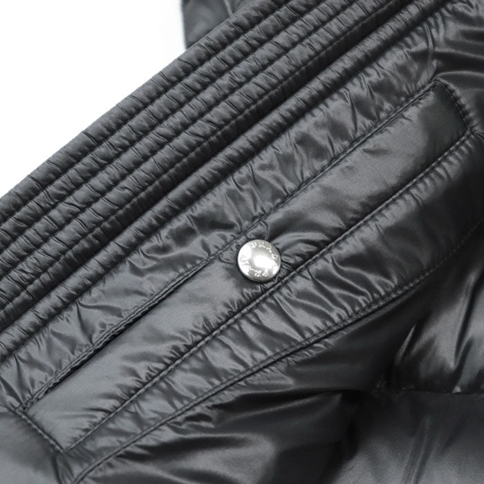 PRADA Down vest SGB628 100% nylon [Filling] 90% down, 10% feather [Other fabric] 100% polyester [Leather part] 100% calf leather black mens 48 Used Authentic