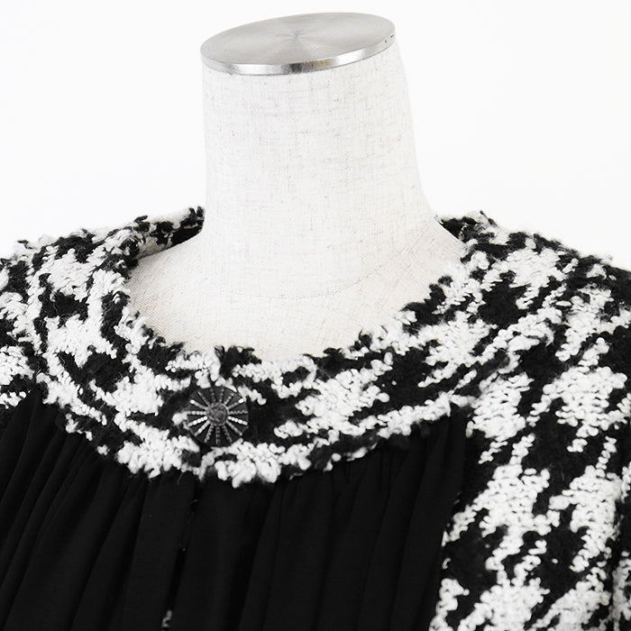 CHANEL Other outerwear P54595 [Outer material] 64% acrylic, 22% wool [Lining] 100% silk White black Women 38 Used Authentic