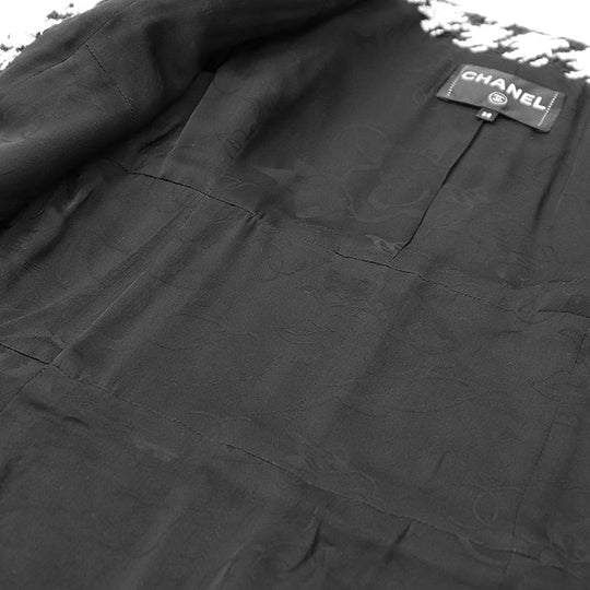 CHANEL Other outerwear P54595 [Outer material] 64% acrylic, 22% wool [Lining] 100% silk White black Women 38 Used Authentic