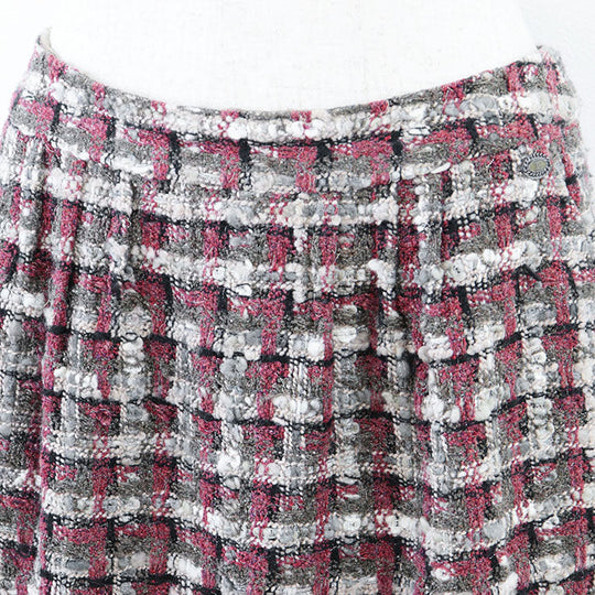 CHANEL skirt [Outer fabric] 42% silk, 19% nylon [Lining] 100% silk [Other fabric] 100% rabbit Burgundy Khaki Women 38 Used Authentic