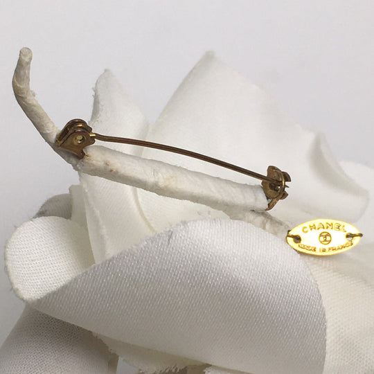 CHANEL Brooch plastic white Camelia With Box corsage Women Used Authentic