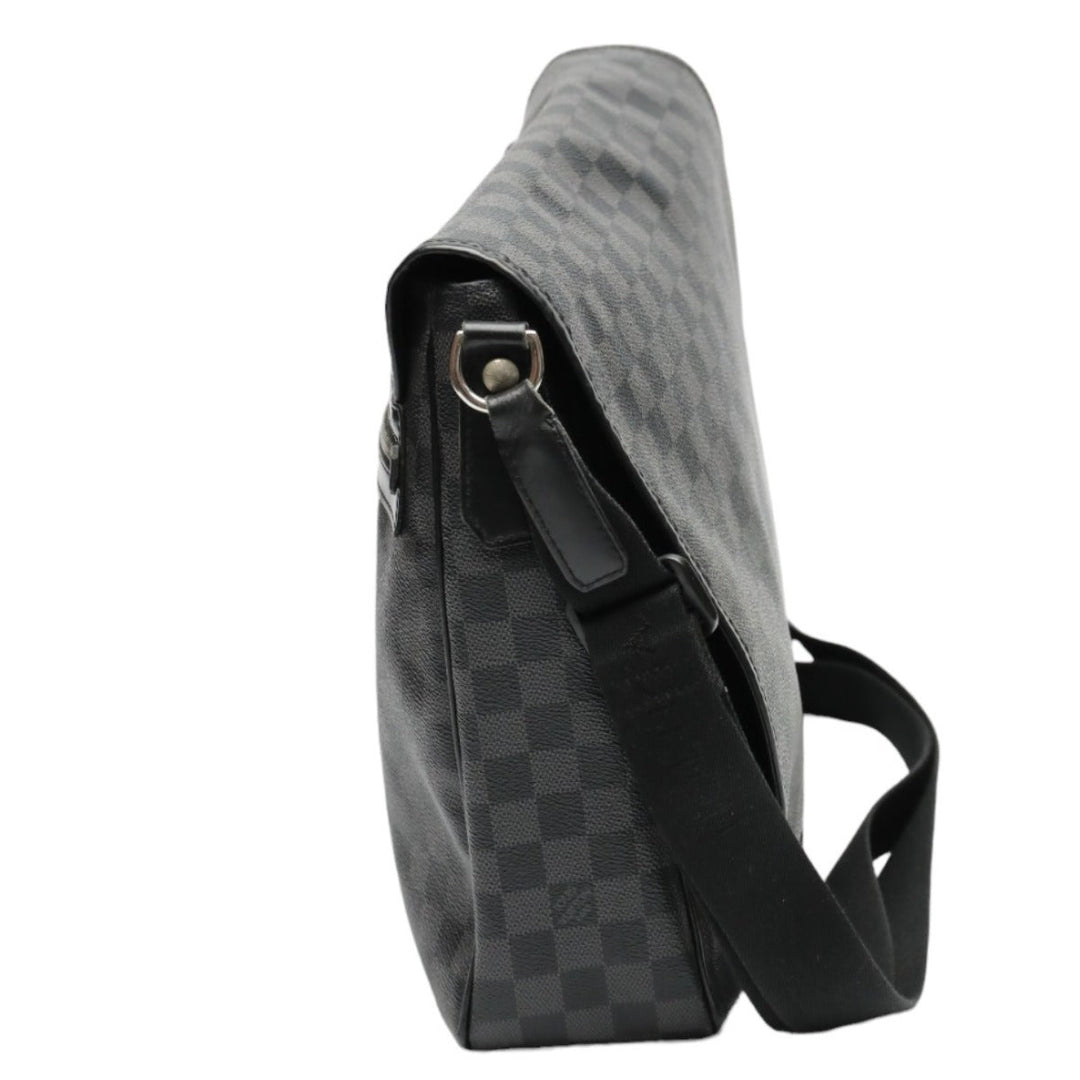LOUIS VUITTON Shoulder Bag N58033 leather black Shoulder Bag Damier Grafitte Daniel GM unisex(Unisex) Used Authentic