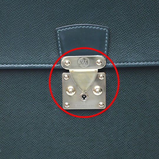 LOUIS VUITTON Business bag M30034 leather green Documents bag Epithea Taiga Moskova mens Used Authentic