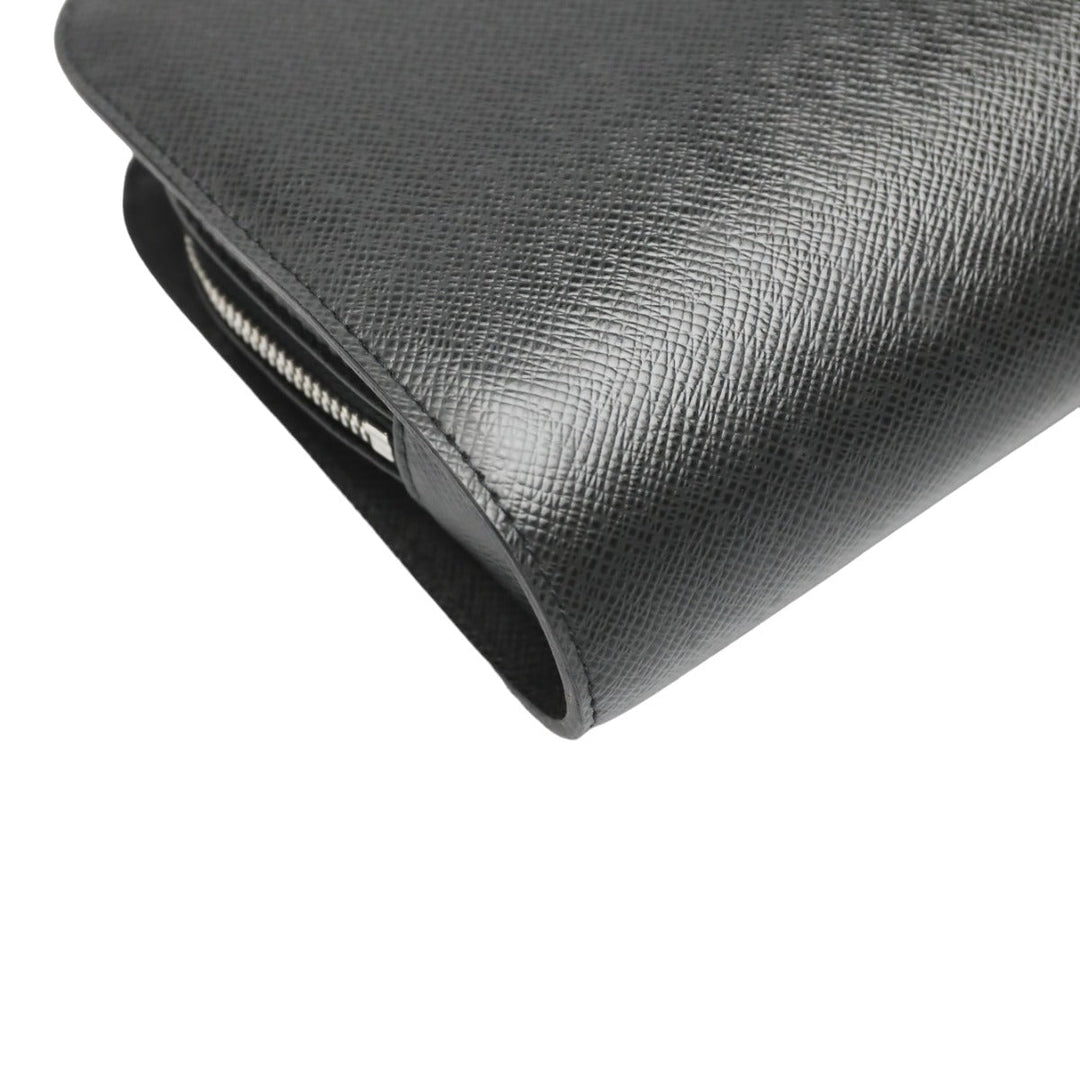 LOUIS VUITTON business bag M30182 Taiga black business bag Taiga Baikal Aldwards mens Used Authentic