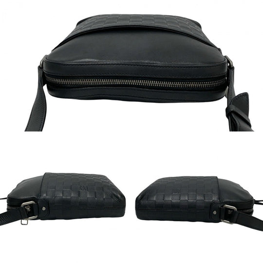 LOUIS VUITTON Shoulder Bag N23355 leather black Messenger bag Pochette District