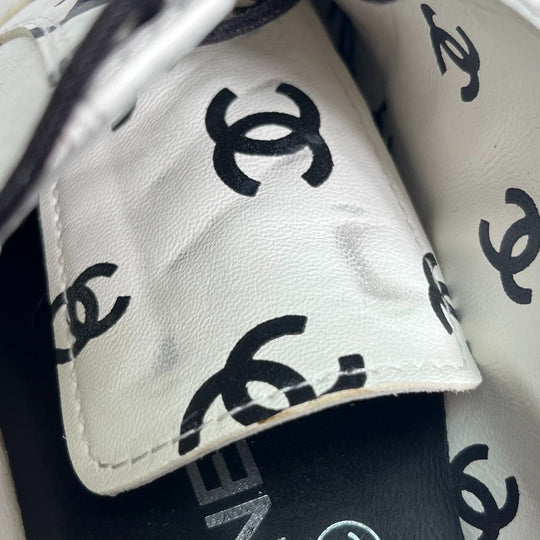 CHANEL Leather shoes G39008 leather White x black 22S CC COCO Mark all-over pattern Women 37 1/2 Used Authentic