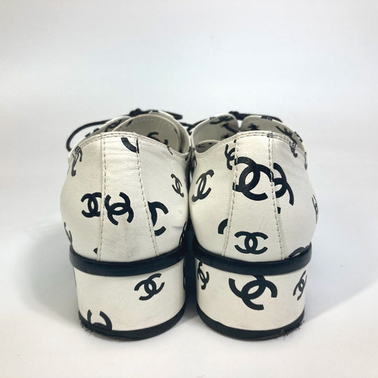 CHANEL Leather shoes G39008 leather White x black 22S CC COCO Mark all-over pattern Women 37 1/2 Used Authentic