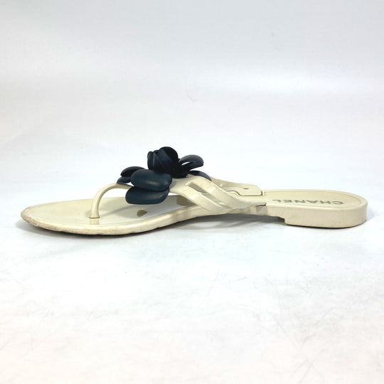 CHANEL Sandals rubber White x black Flat petanko Camellia COCO Mark CC Women 37 Used Authentic