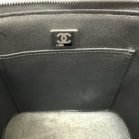 CHANEL Vanity bag AS2362 Caviar skin black COCO Mark CC Matelasse Quilting Women Used Authentic