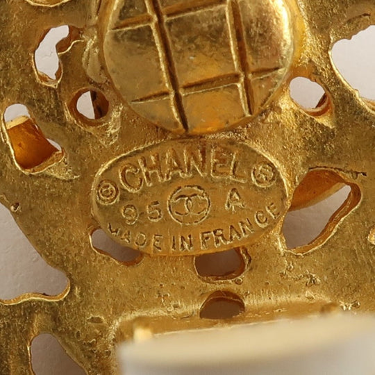 CHANEL Earring Plated Gold gold vintage Oval Women Used Authentic