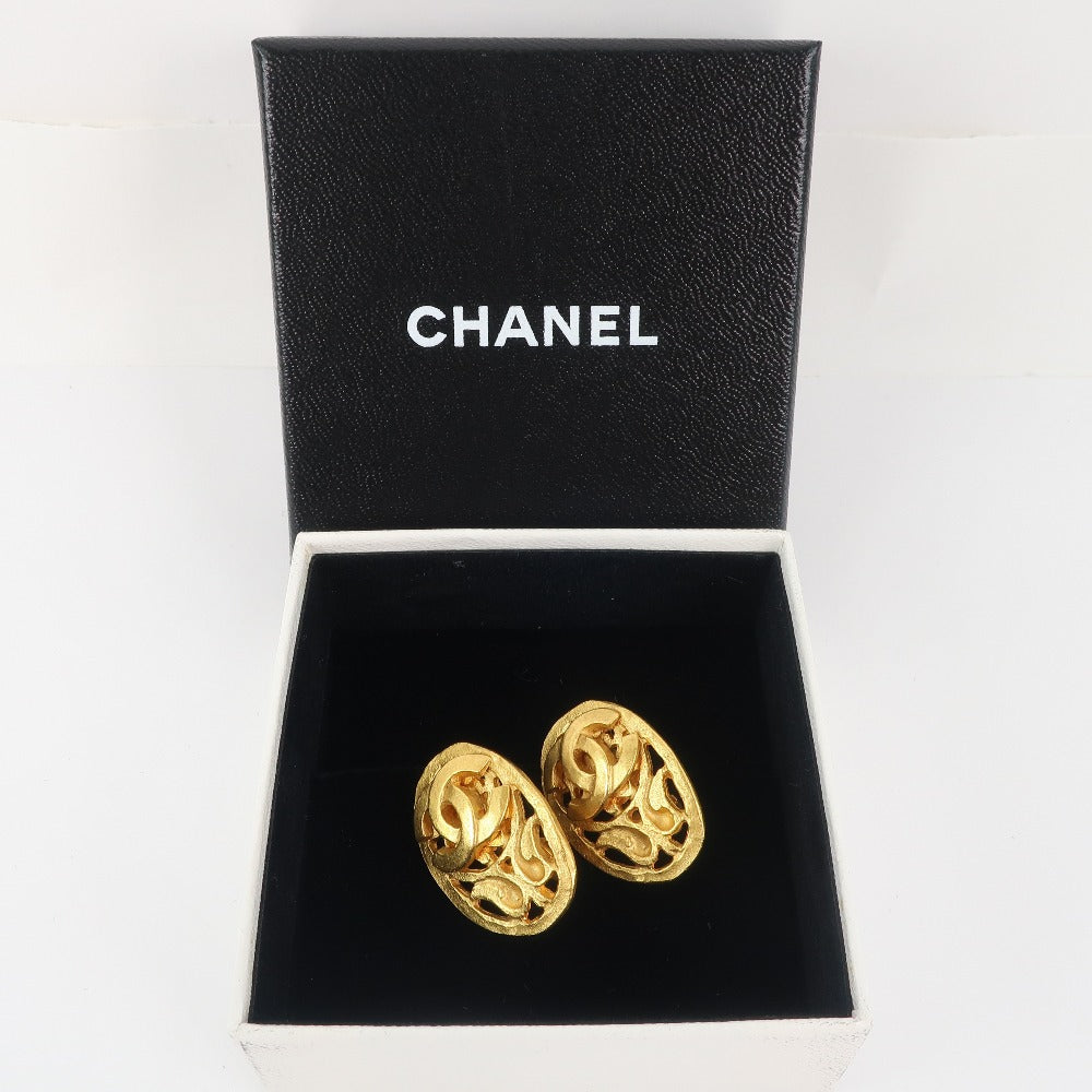 CHANEL Earring Plated Gold gold vintage Oval Women Used Authentic