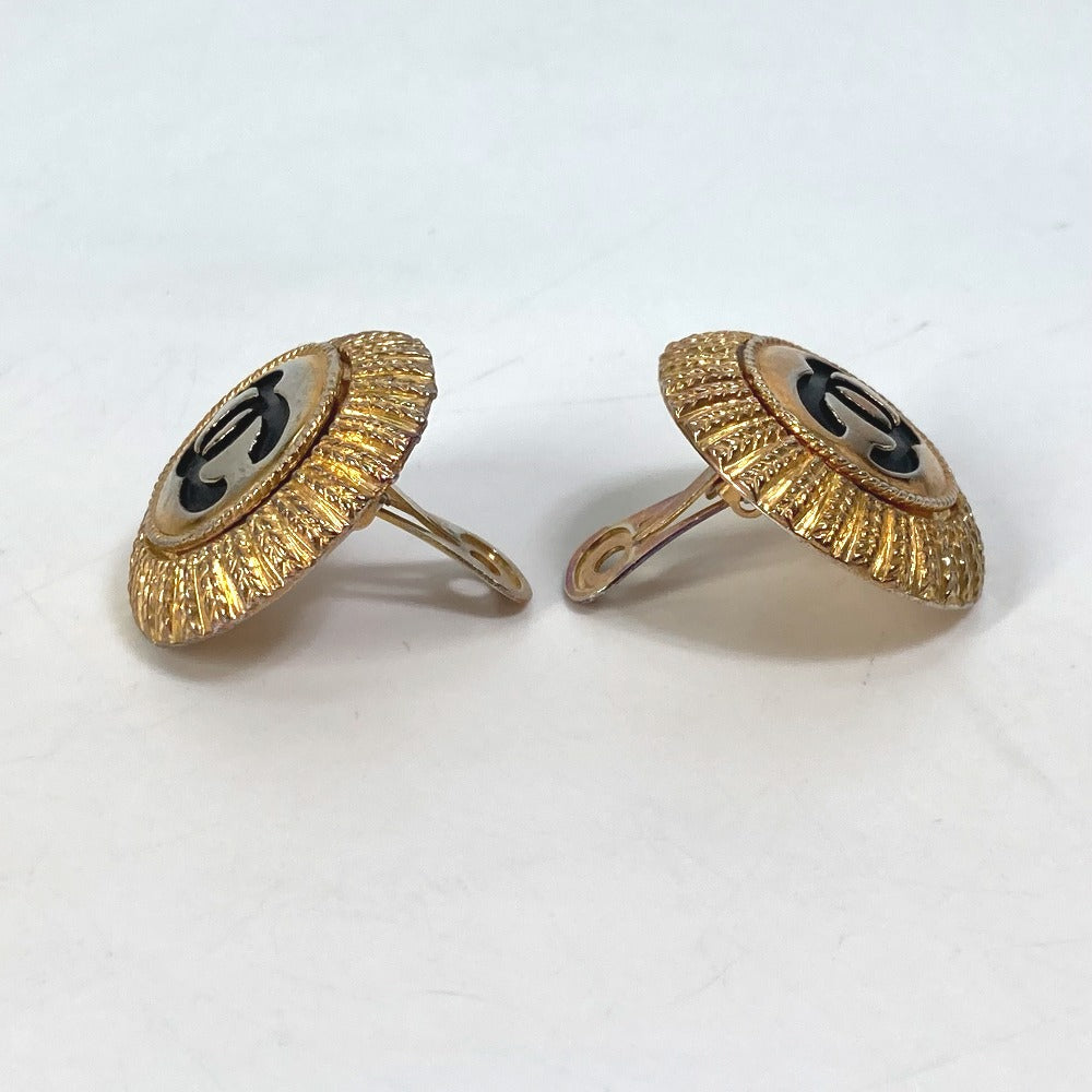 CHANEL Earring metal gold vintage Round CC COCO Mark Women Used Authentic