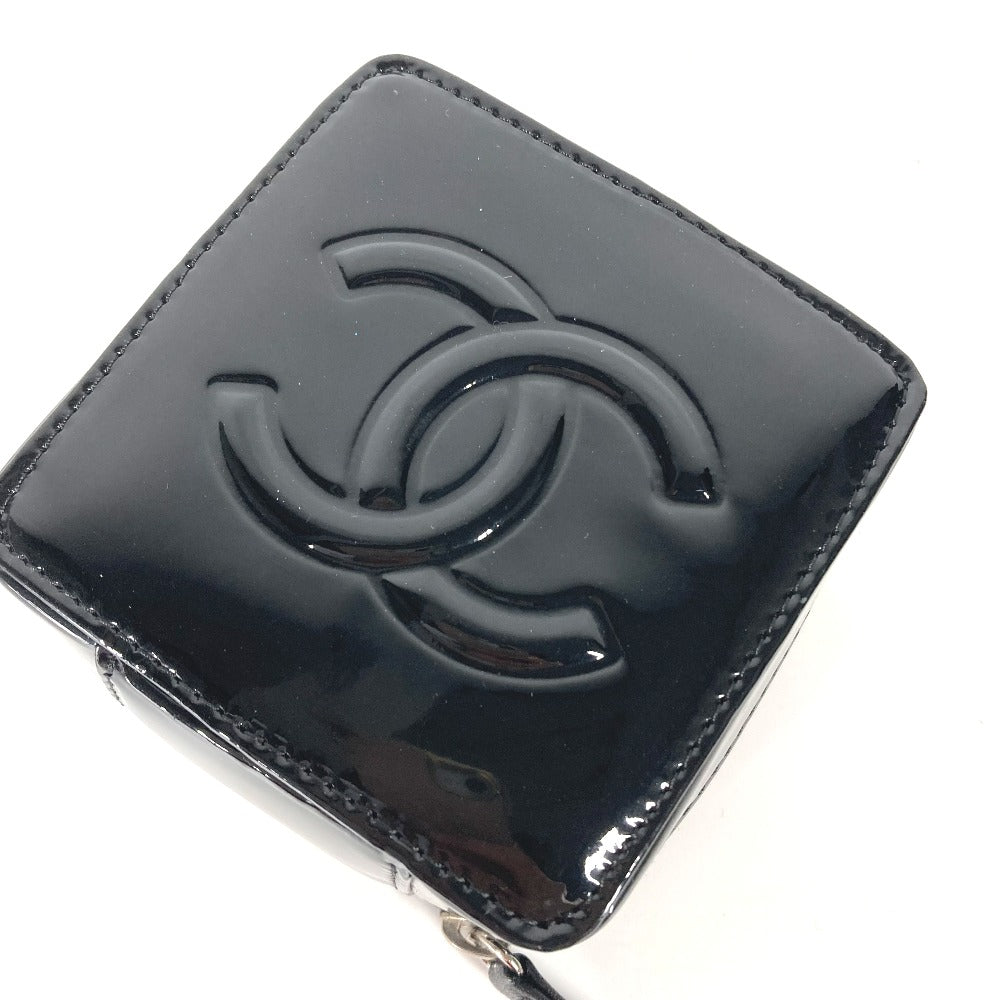 CHANEL Pouch enamel black Mirror mirror camellia palette