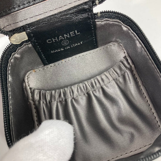 CHANEL Pouch enamel black Mirror mirror camellia palette