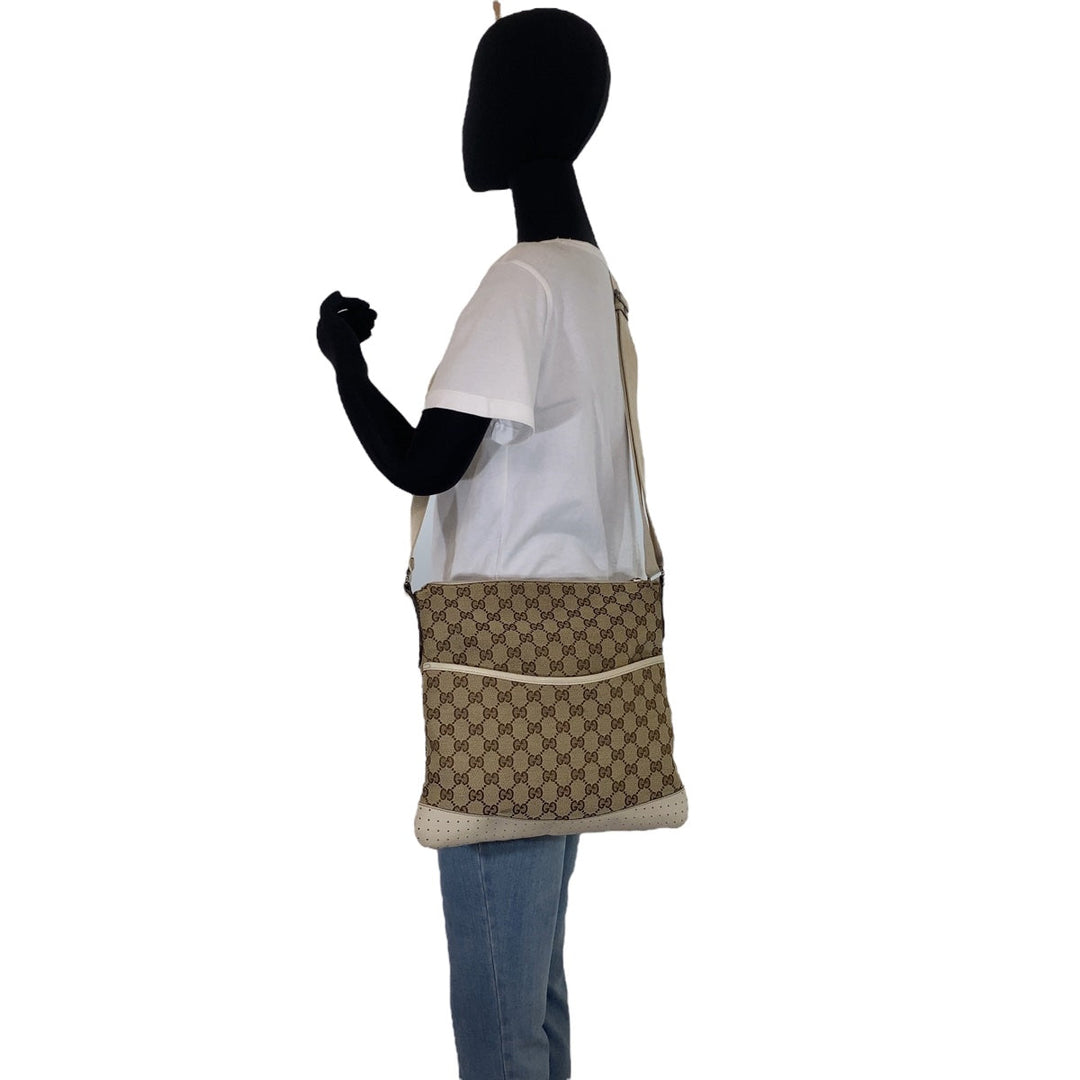 GUCCI Shoulder Bag 145857 GG canvas Beige SilverMetal Crossbody Shoulder Bag Messenger Bag GG pattern Women Used Authentic
