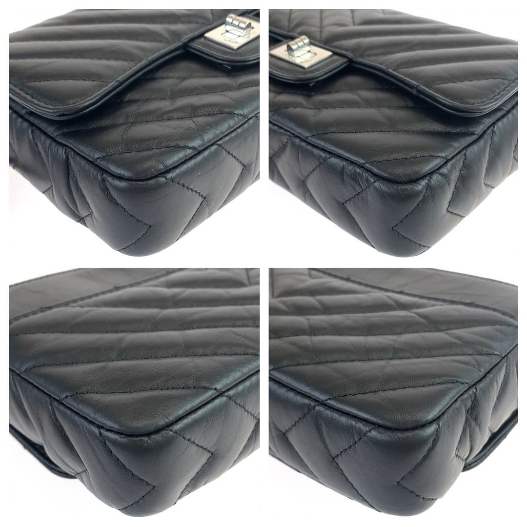 CHANEL Shoulder Bag lambskin Black SilverMetal Shoulder Bag Crossbody Chevron Vstitch Turn lock Women Used Authentic