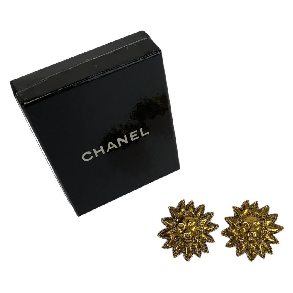 CHANEL Earring metal gold COCO Mark Lion motif Women Used Authentic