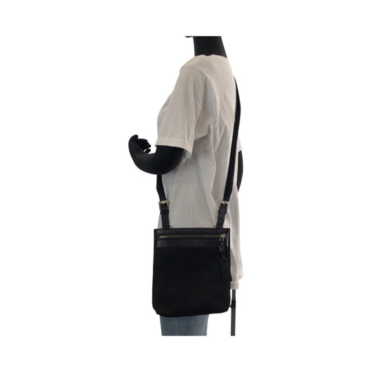 GUCCI Shoulder Bag 92562 GG canvas, leather Black SilverMetal Shoulder Bag pochette mens Used Authentic