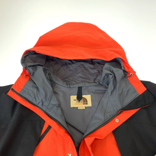 GUCCI Mountain Hoodie 663729 ZAHTZ Nylon Red Black Black Mountain Hoodie Windbreaker Nylon Jacket 1994 RETRO The north face collaboration mens S Used Authentic
