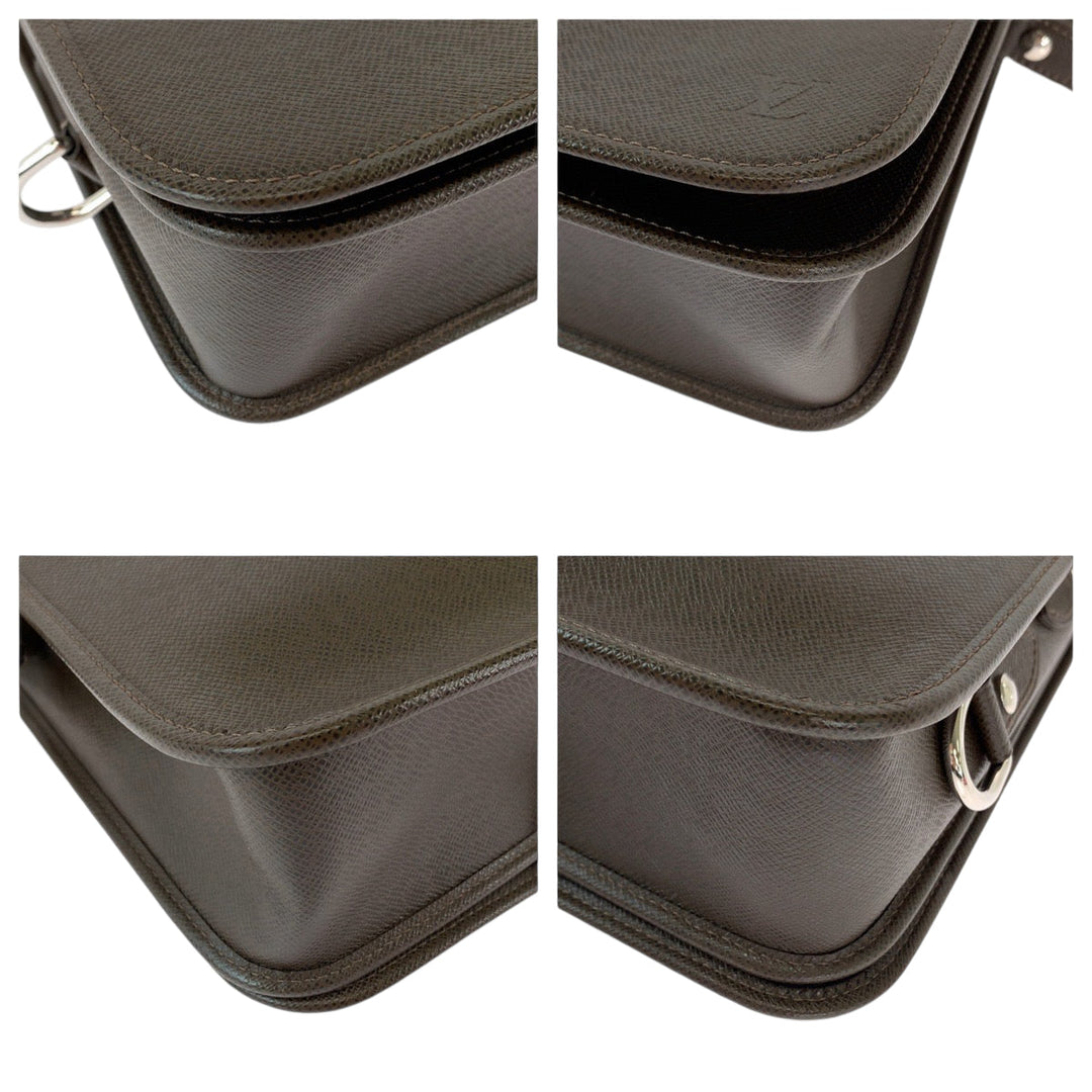 LOUIS VUITTON Shoulder Bag M32488 Taiga Grizzly Brown SilverMetal Shoulder Bag Messenger bag Taiga Andre mens Used Authentic
