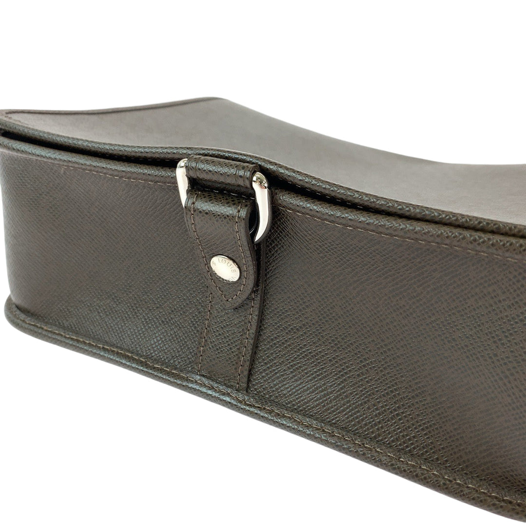 LOUIS VUITTON Shoulder Bag M32488 Taiga Grizzly Brown SilverMetal Shoulder Bag Messenger bag Taiga Andre mens Used Authentic