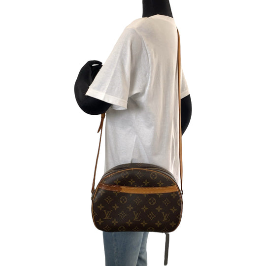 LOUIS VUITTON Shoulder Bag M51221 PVC Brown Gold Metal Shoulder Bag Crossbody Non-sticky Monogram Blois Women Used Authentic