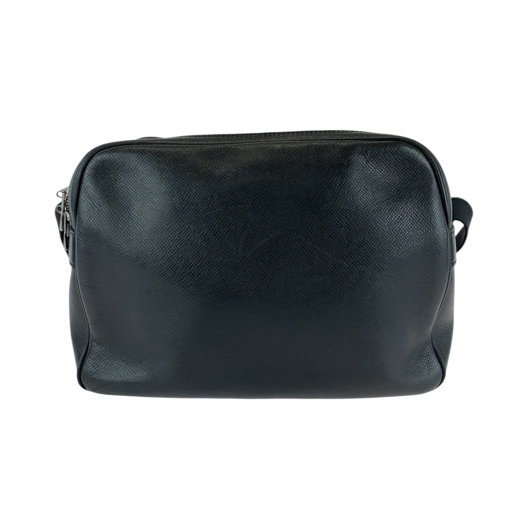 LOUIS VUITTON Shoulder Bag M30152 Taiga Ardoise Black SilverMetal Shoulder Bag Crossbody Taiga reporter mens Used Authentic