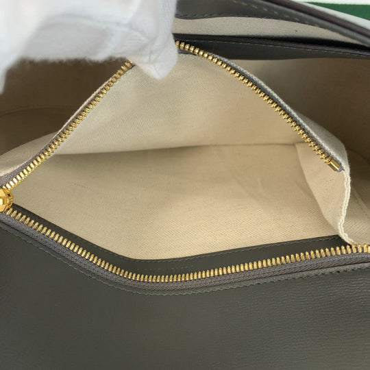 GUCCI Shoulder Bag 700457 leather Grey GoldMetal Crossbody Shoulder Bag Pochette Sherry line horsebit mens Used Authentic