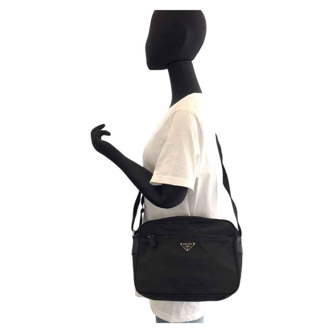 PRADA Shoulder Bag Nylon Black SilverMetal Shoulder Bag pochette Test Triangle With logo Women Used Authentic