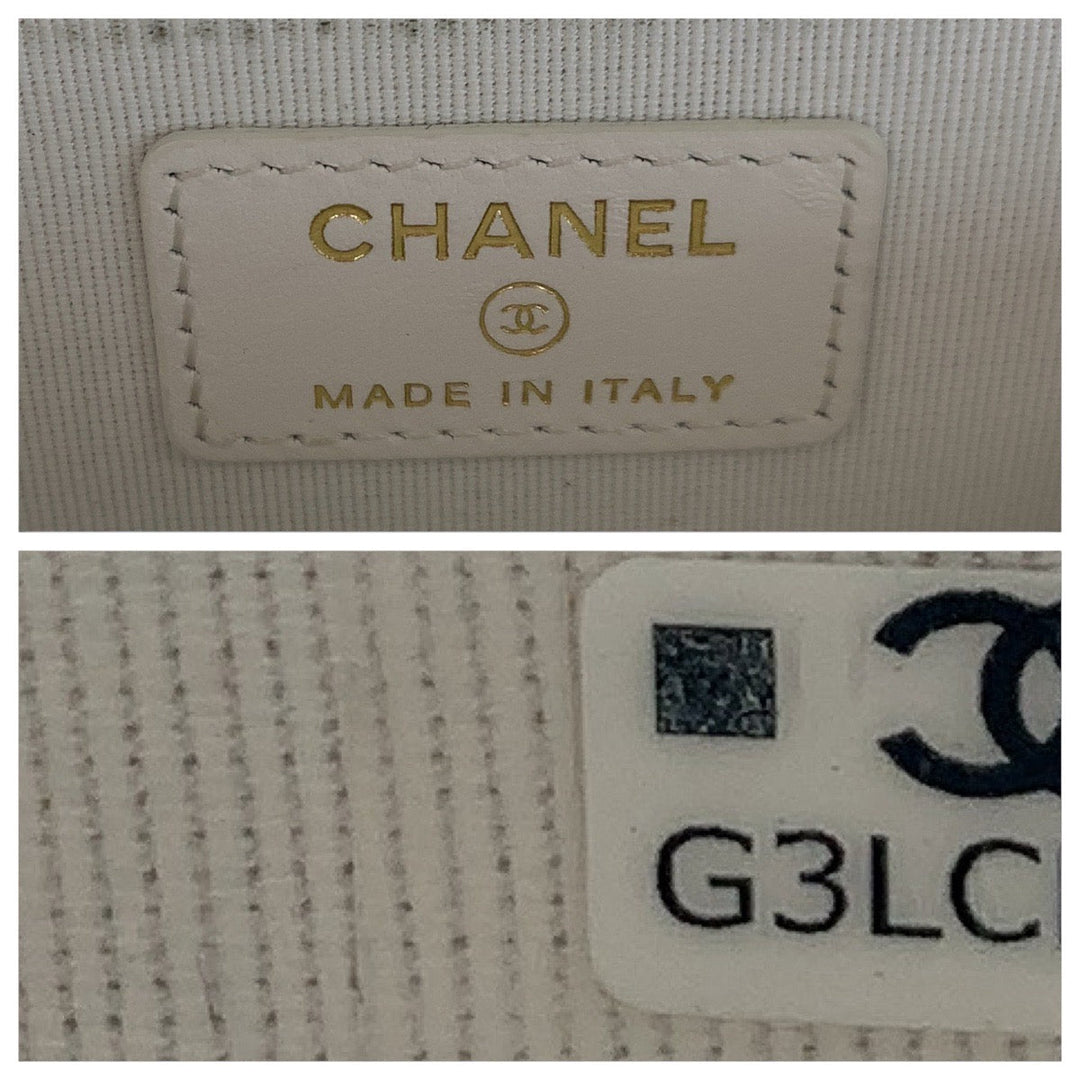 CHANEL Coin case Caviar skin White GoldMetal Coin case fragment case Matrasse COCO Mark Women Used Authentic