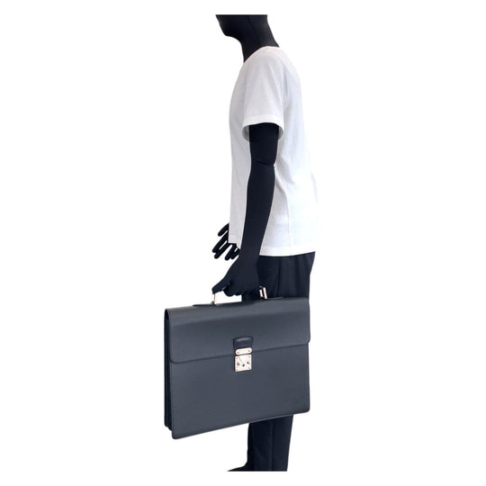 LOUIS VUITTON Business bag M30032 leather Ardoise Black SilverMetal Business bag briefcase Taiga Moscova mens Used Authentic