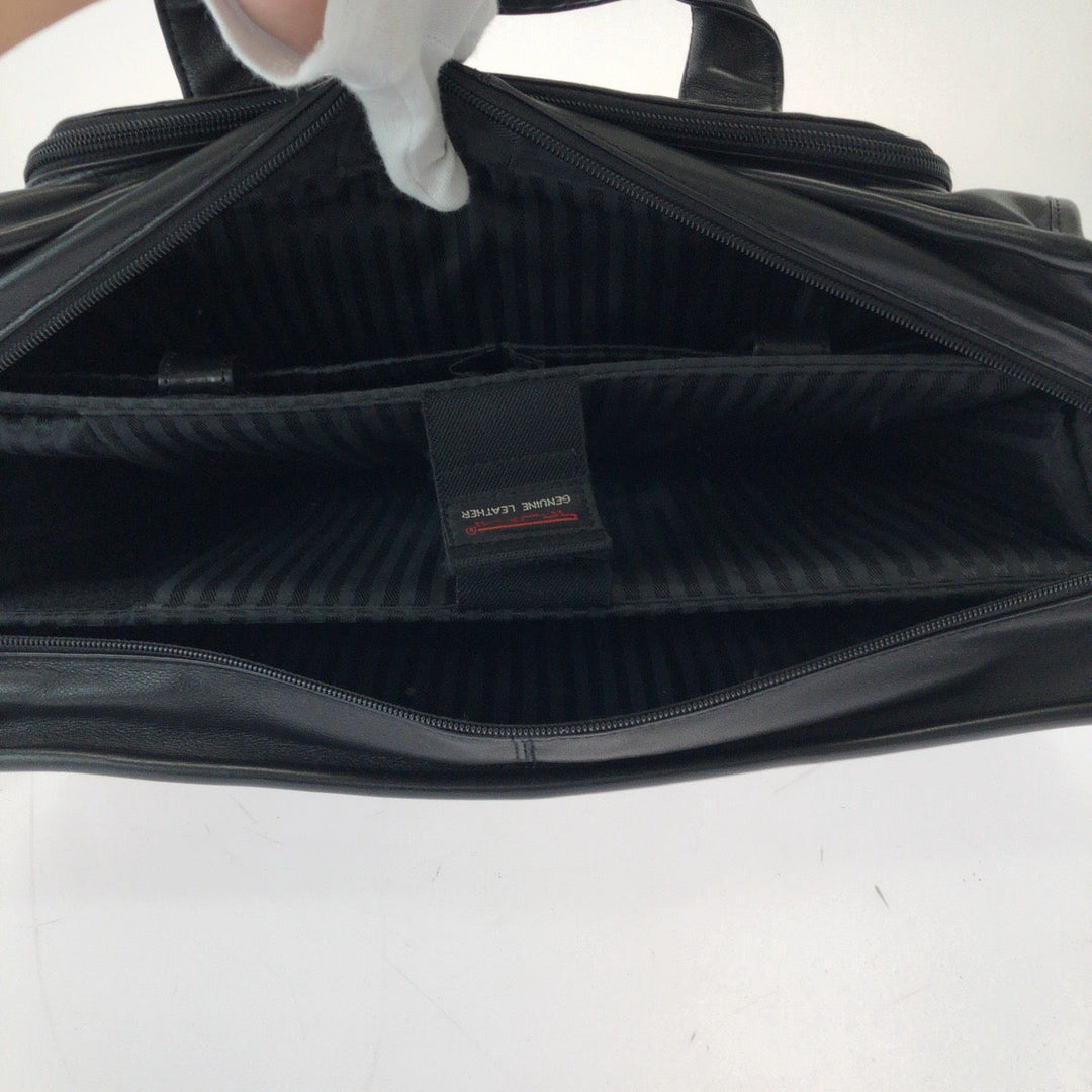 TUMI Shoulder Bag leather Black SilverMetal Shoulder Bag Business Bag mens Used Authentic