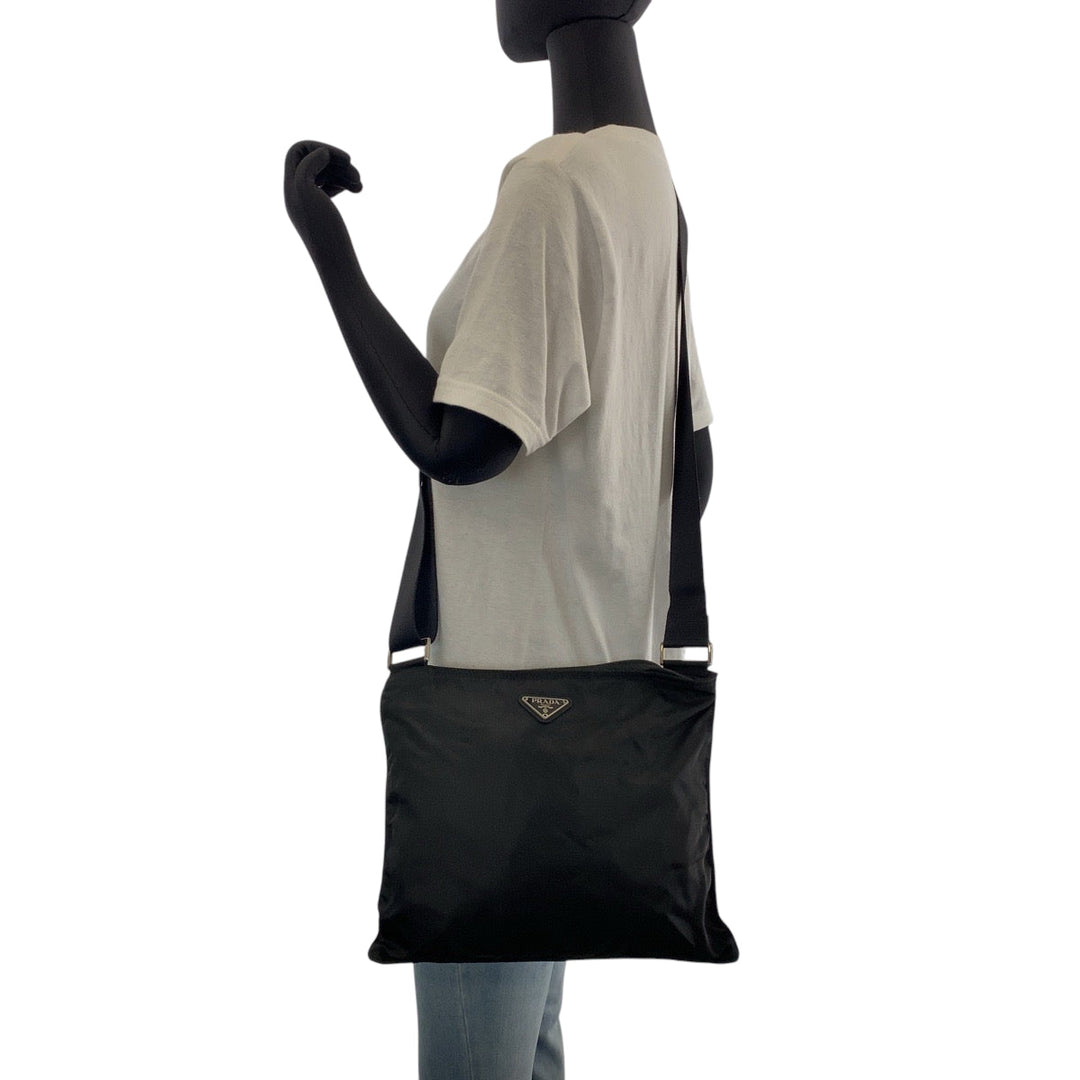 PRADA Shoulder Bag Nylon Black SilverMetal Shoulder Bag Sacoche Unisex Test Triangle With logo mens Used Authentic