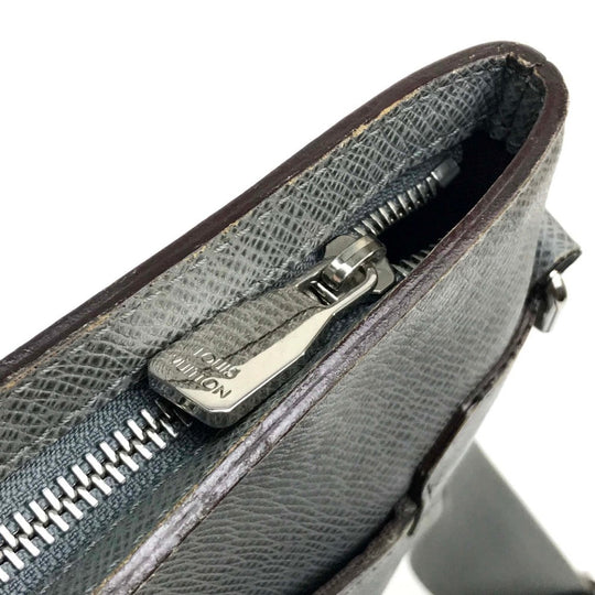 LOUIS VUITTON Shoulder Bag M32630 Taiga Leather gray Taiga Sasha mens Used Authentic