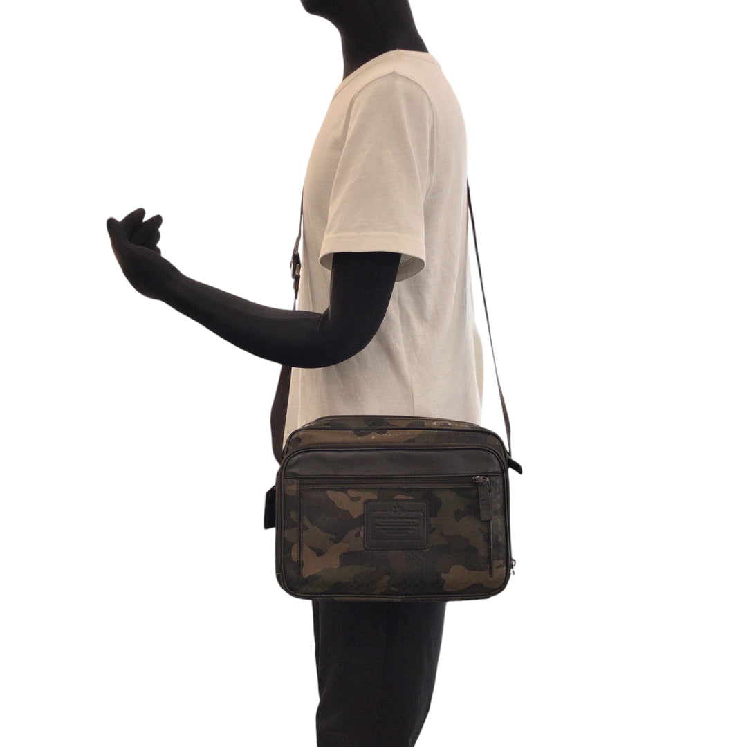 COACH Shoulder Bag leather Khaki Black SilverMetal Shoulder Bag pochette Signature Camouflage Pattern mens Used Authentic