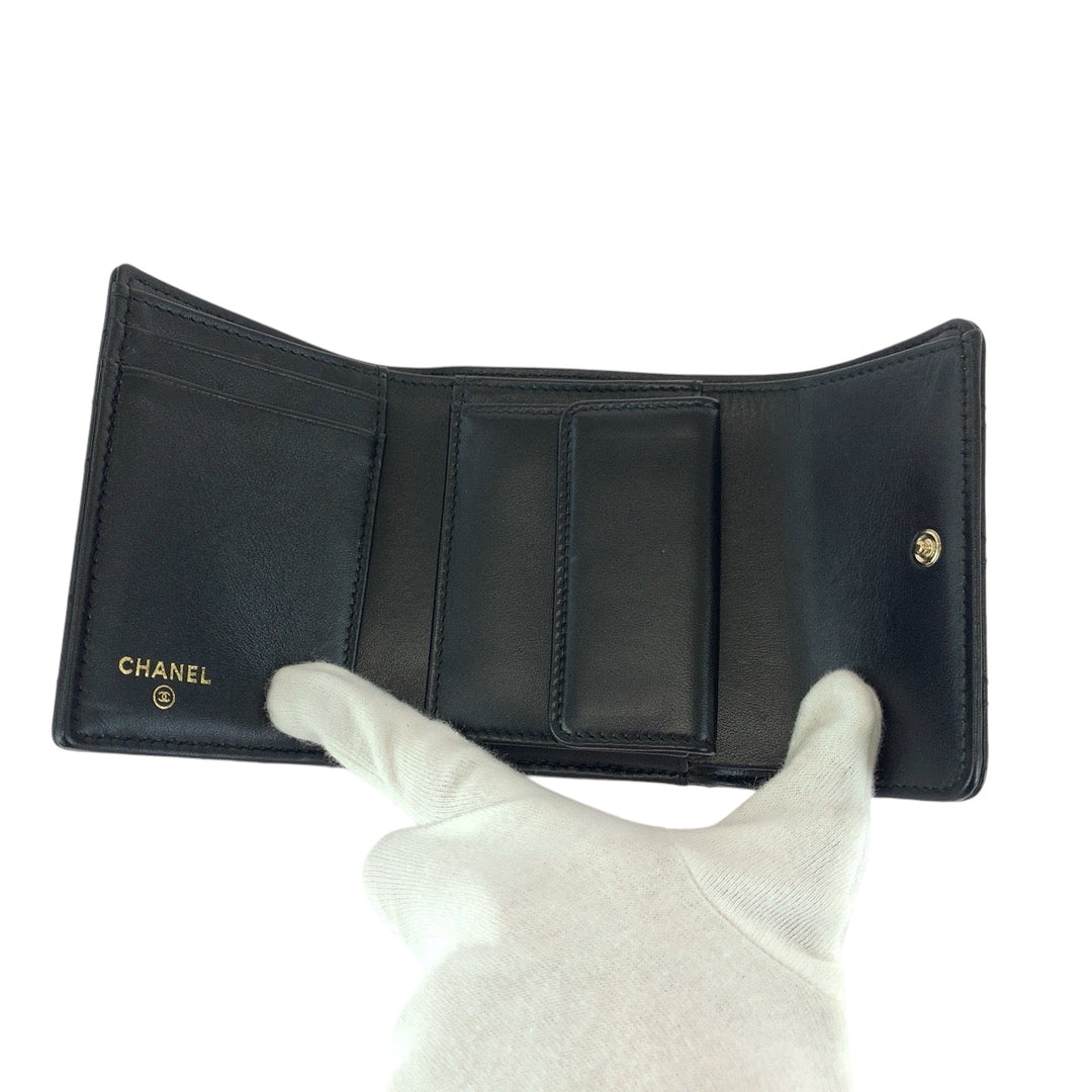 CHANEL Tri-fold wallet lambskin black Folding wallet Compact wallet Matrasse COCO Mark Women Used Authentic