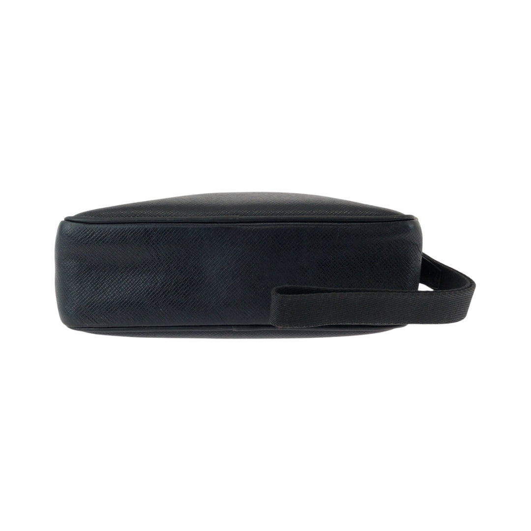 LOUIS VUITTON business bag M30441 Taiga Black Silver Metal business bag clutch bag Taiga Karga mens Used Authentic