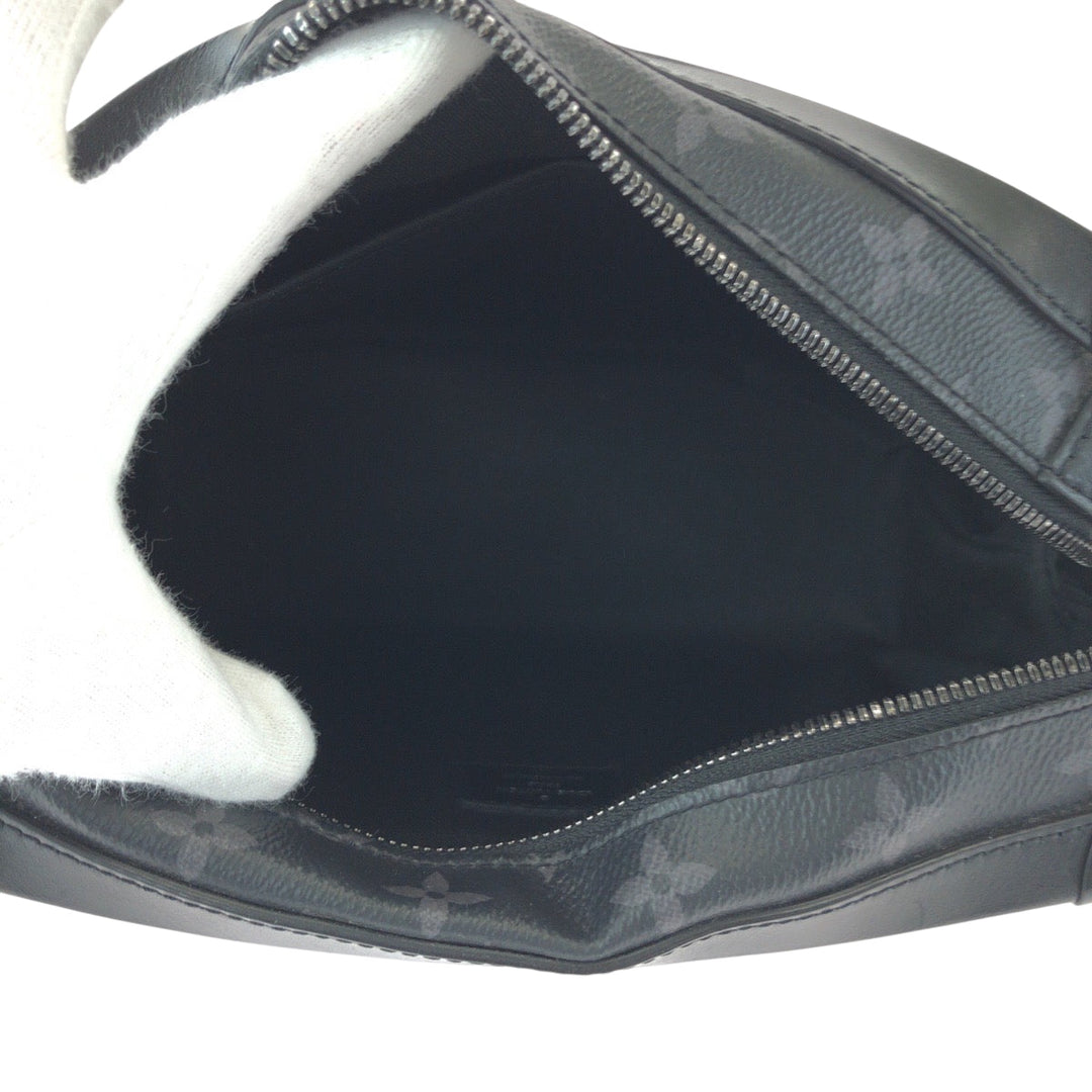 LOUIS VUITTON Shoulder Bag M44730 PVC Black Black Metal Chain Shoulder Bag Pochette Monogram Eclipse Soft Trunk mens Used Authentic