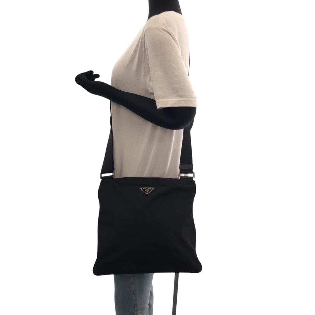 PRADA Shoulder Bag Nylon Black SilverMetal Shoulder Bag pochette Test Triangle With logo Women Used Authentic