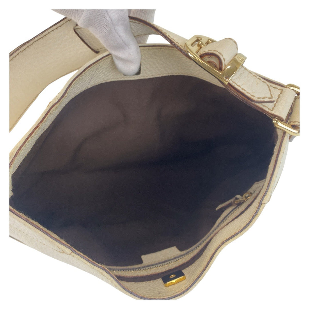 GUCCI Shoulder Bag 137388 leather White GoldMetal Horsebit Women Used Authentic