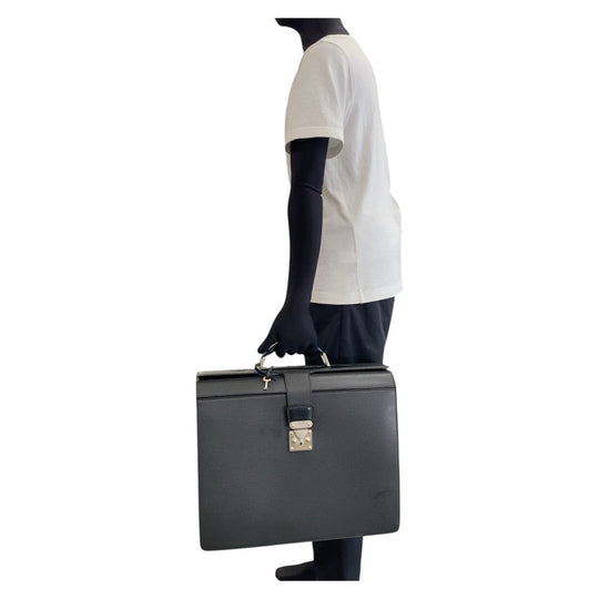 LOUIS VUITTON Business bag M30022 leather black Business bag briefcase Taiga Pilott case Ural mens Used Authentic