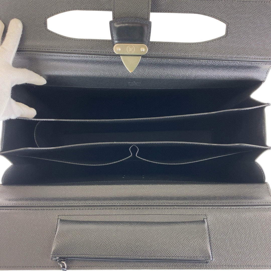 LOUIS VUITTON Business bag M30022 leather black Business bag briefcase Taiga Pilott case Ural mens Used Authentic