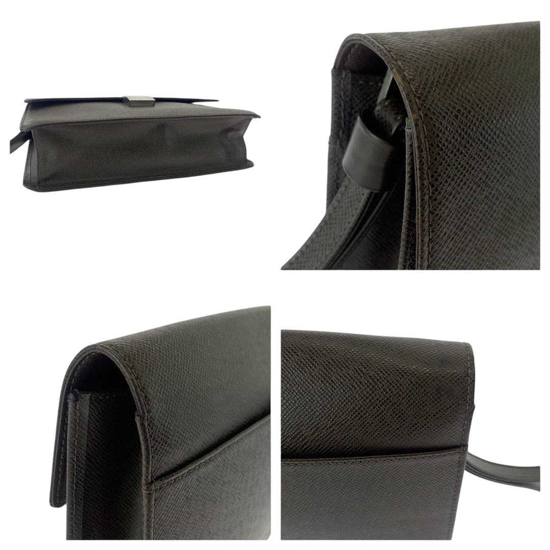 LOUIS VUITTON business bag M30786 Taiga Brown Silver Metal business bag clutch bag Taiga Selenga mens Used Authentic