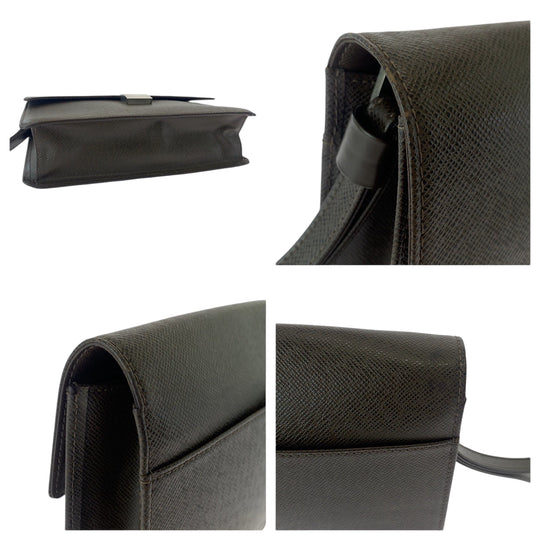 LOUIS VUITTON business bag M30786 Taiga Brown Silver Metal business bag clutch bag Taiga Selenga mens Used Authentic