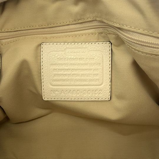 COACH Shoulder Bag 30152 leather White GoldMetal Shoulder Bag handbag Signature Women Used Authentic