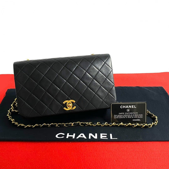 CHANEL Shoulder Bag lambskin black Matrasse