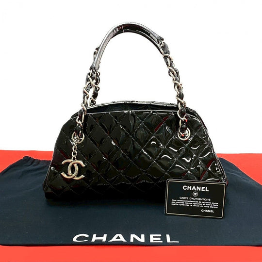 CHANEL Handbag Patent leather black Matrasse